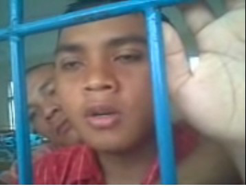 orang2 gila ini,pinter nyanyi gan .