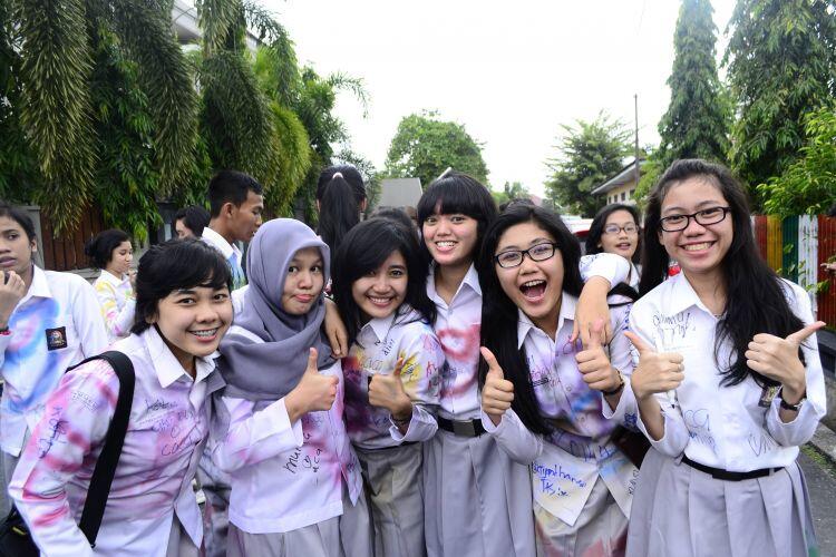 Mengapa Para Sahabatmu di Masa SMA Akan Menjadi Teman-Teman Sejatimu Selamanya