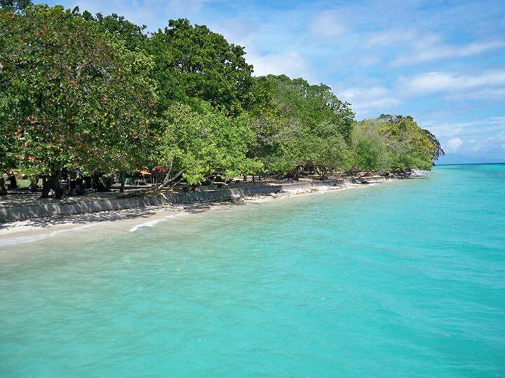 &#91;FOTO&#93; Pria Ini Ingin Jual Pantai Terbaik Indonesia Senilai Rp4,5 M