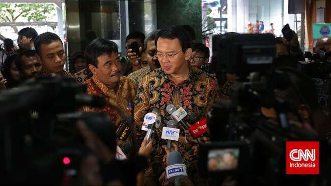 Wagub Resah Terima SMS Seksi, Ahok: Kok Saya Tak Dapat Ya?