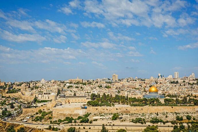 8 Kota Berpagar Dinding Benteng Paling Mengesankan di Dunia