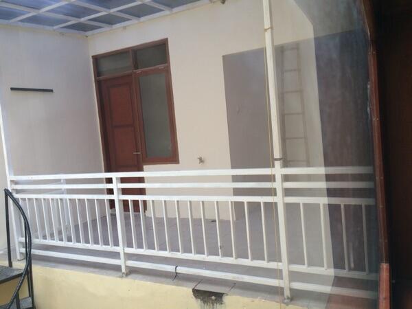 Tolong Dilihat Gan Sepuh Ada Yang Lain Di Rumah Ini