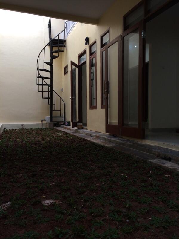 Tolong Dilihat Gan Sepuh Ada Yang Lain Di Rumah Ini