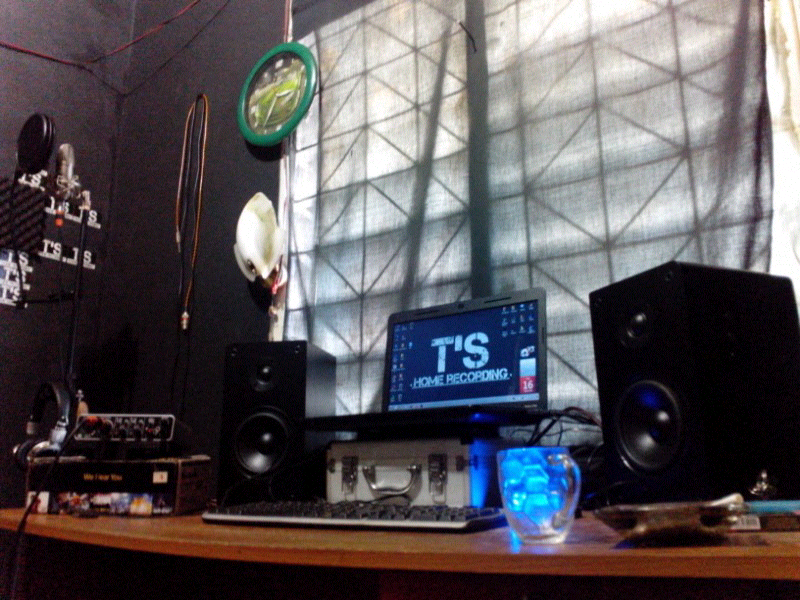 jual soundcard behringer u-phoria umc202 murah