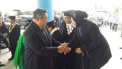&#91;TESTIMONI&#93; Di Hadapan Risma, SBY Akui Kagumi Kota Surabaya