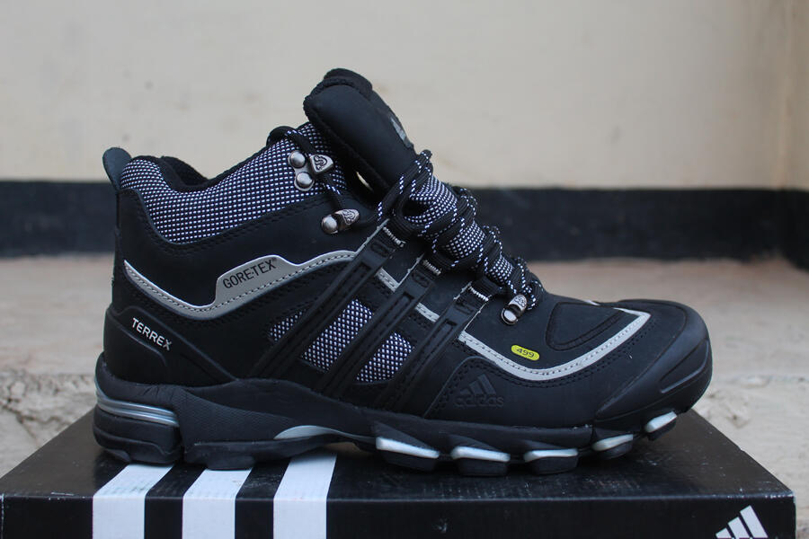 Terjual Sepatu Gunung COLUMBIA, COLUMBIA VIBRAM MUD 