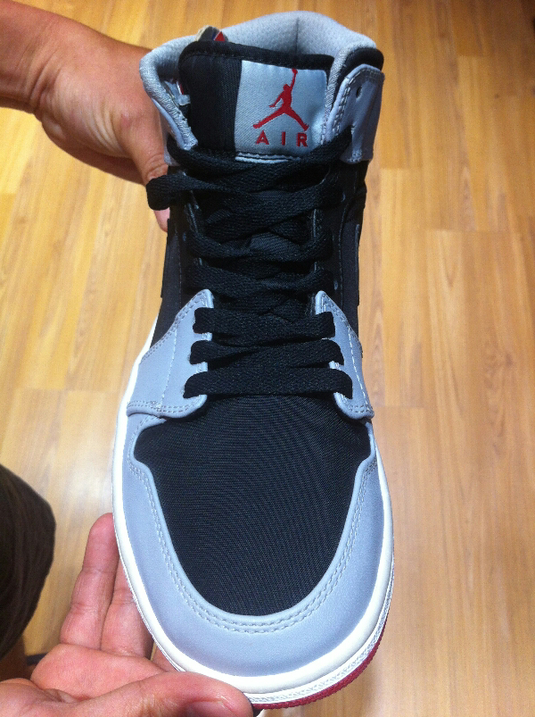 sepatu basket nike air jordan