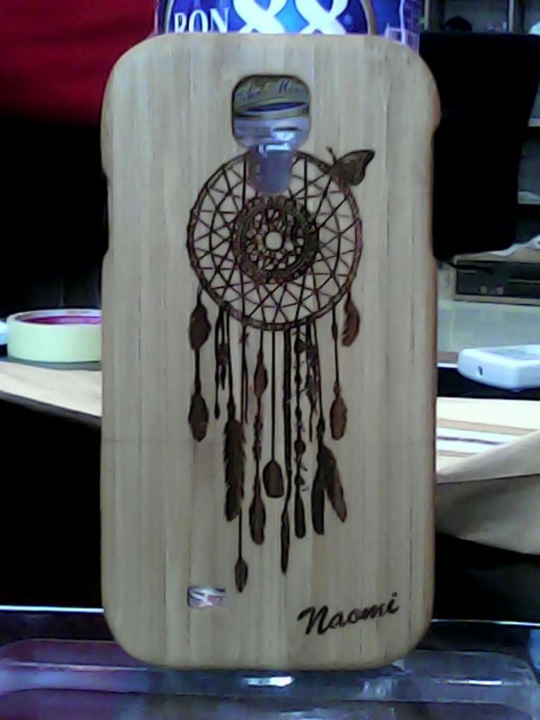 Bukan jual casing handphone murah. Jasa custom case itu dia