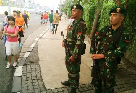 &#91; Bukan Leopard &#93; Panser Anoa dan Puluhan Prajurit TNI Disiagakan di Bundaran HI...