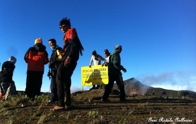 CATATAN PERJALANAN: TAMBORA MENYAPA DUNIA