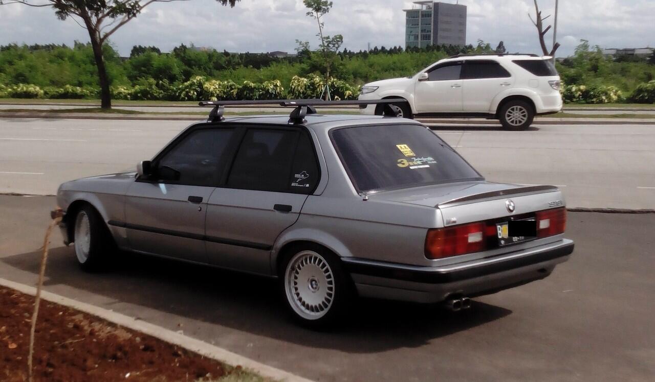 BMW E30 318i M40 Salah Satu Model Terawet Dari Pabrikan Mobil