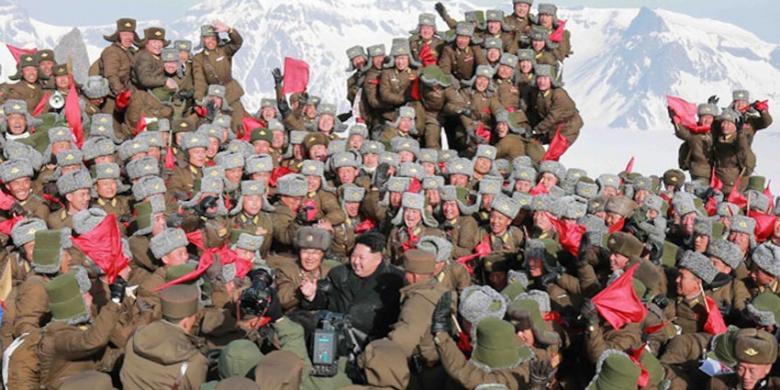 Kim Jong Un Beri Wejangan untuk Militer di Puncak Gunung Tertinggi Korut