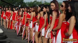 (Thread Damai) 25 Umbrella girl akan sambut tamu KAA di Bandara Husein Sastranegara