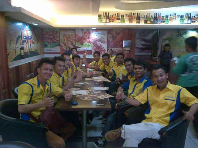 SALESMAN GADGET DAN ASESORIS HANDPHONE