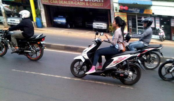 &#91;Wajib&#93;Ngaku Deh, Agan Pengendara Motor? Pasti Pernah Mengalami 20 Nasib Ini! 