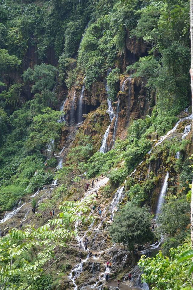 Tumpak Sewu, Salah satu air terjun TERcantik se dunia gan... iya, seDUNIA !