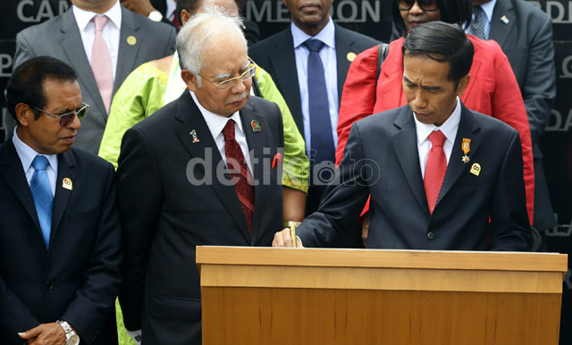Horeeee.... Jokowi Resmikan Monumen Solidaritas..