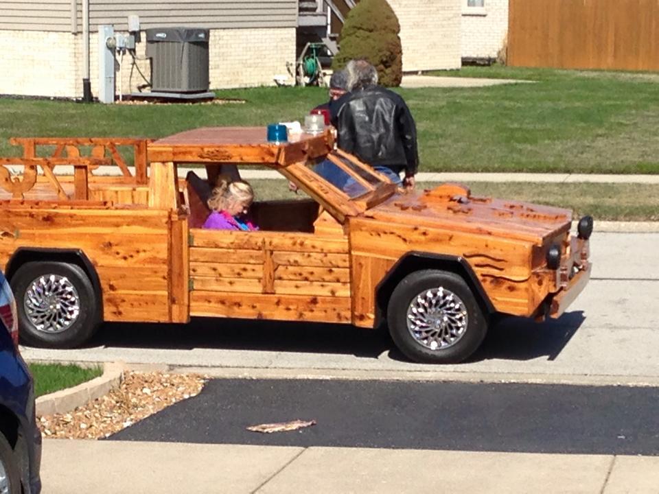 Cat mobilnya keren,siapa tau bisa jadi inspirasi gan