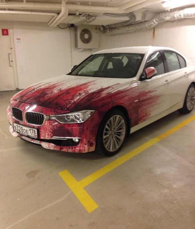 Cat mobilnya keren,siapa tau bisa jadi inspirasi gan