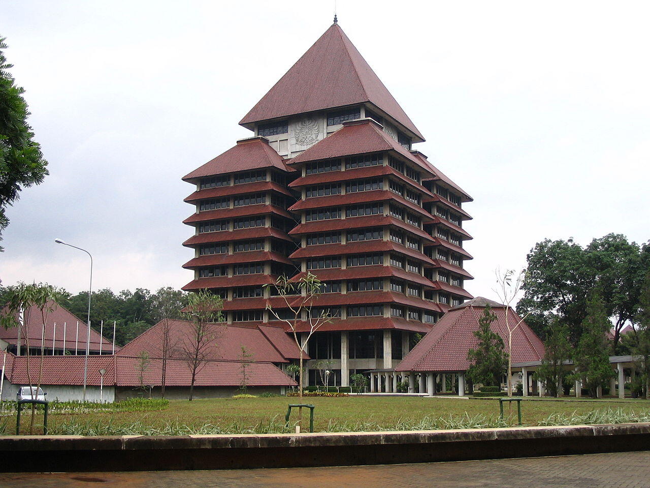 Kamu Jomblo? Jangan Kuatir, Di 10 Tempat Ini Kamu Pasti Bisa Ketemu Jodohmu