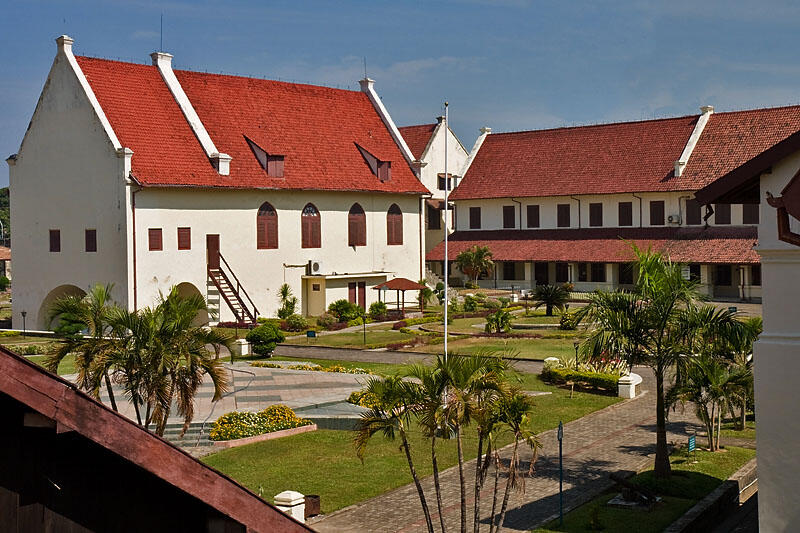 10 Tempat Wisata di Indonesia Ini Bisa Bikin Kamu Belajar Sejarah