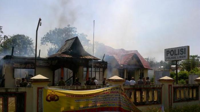 (Rusuh 86)Jadi sasaran amuk massa di Jambi, polisi diminta introspeksi