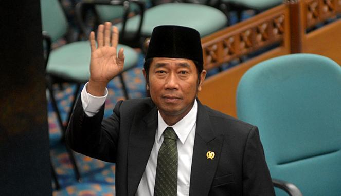 Berkaitan dengan kasus UPS, H. Lulung dan Fahmi mangkir dari panggilan Bareskrim