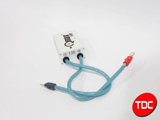 QMAX INTELIGENT VOLT STABILIZER UNTUK MENINGKATKAN AKSELESARI RESPONSIP