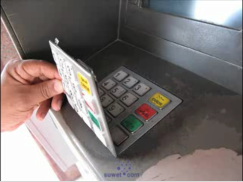 Hati-Hati Modus penipuan Lewat Stiker Di Mesin ATM