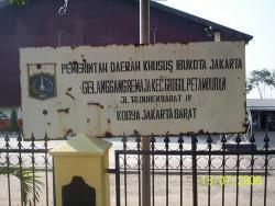Hiii ! Kolam Renang di GOR Grogol Banyak Hantu