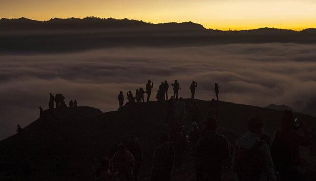 Dipakai Kemah Pelancong, Kondom Berserak di Puncak Bromo