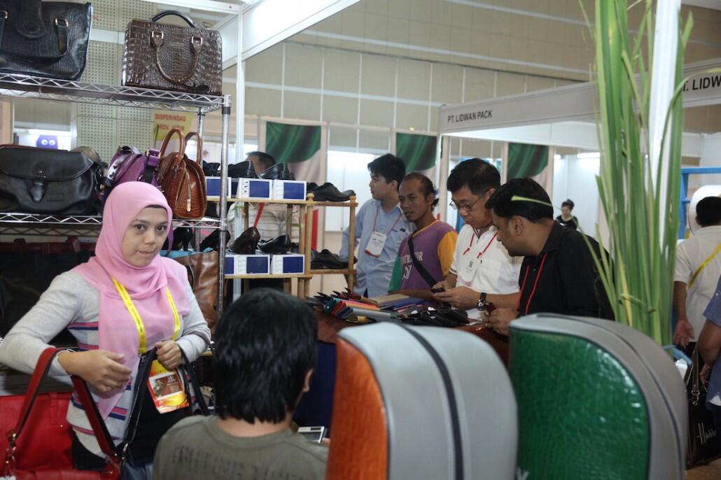 Pameran ILF 2015 - Indo Leather &amp; Footwear 7 - 9 May 2015 JIExpo 