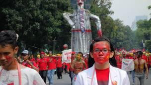 Hari Buruh : Presiden Jokowi di Ngawi, buruh banjiri istana..