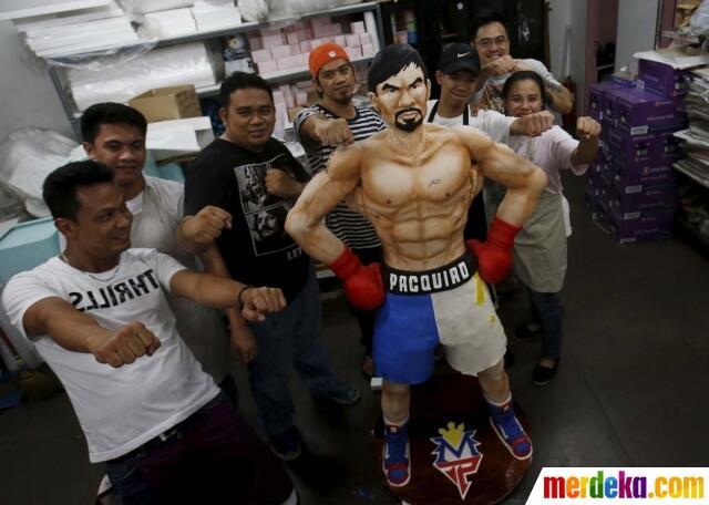 Warga Filipina Bikin Kue Raksasa Manny Pacquiao