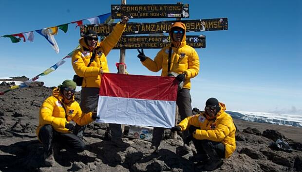 Tiga Mahasiswi FISIP Unpar Siap Mendaki ke Tujuh Puncak Tertinggi Dunia