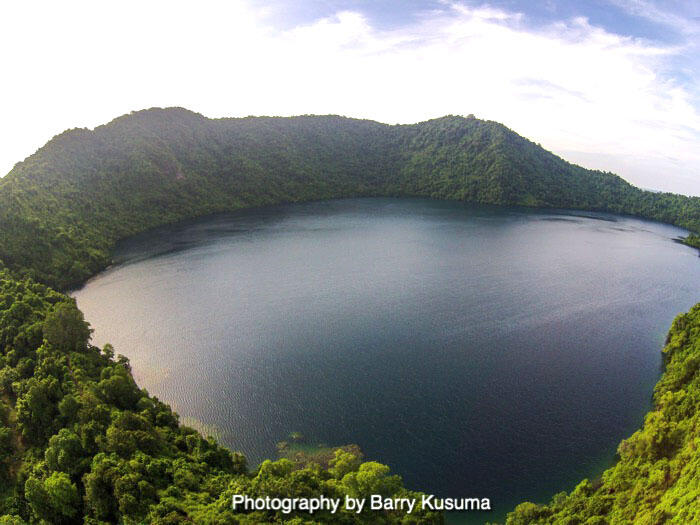  Satonda, Danau ditengah pulau &amp; miniatur laut purba.