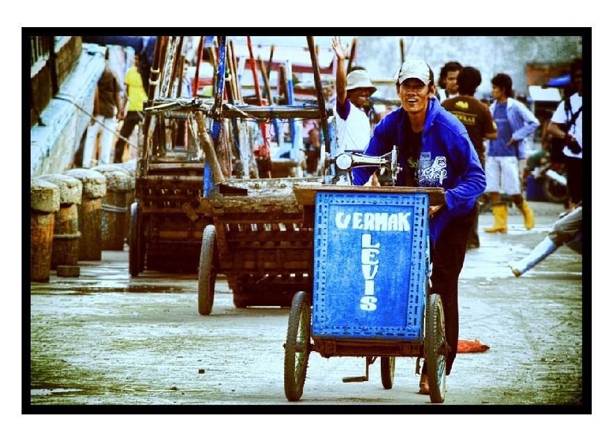 SEDIKIT CERITA TENTANG TUKANG VERMAK JEANS KELILING.