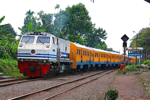 Mengenal Lebih Dekat Kerera Api Yang Singgah Di Stasiun Bandung