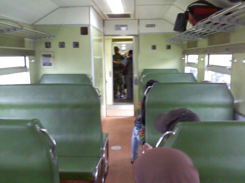 Mengenal Lebih Dekat Kerera Api Yang Singgah Di Stasiun Bandung