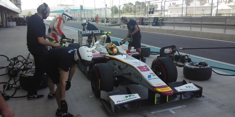 Behind The Pitstop
