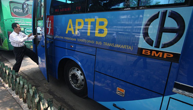 Pekan Depan, Ahok Larang APTB Melintas di Jalur Transjakarta...