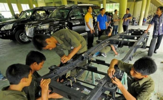 Jokowi Akan Lanjutkan Proyek Mobil Esemka