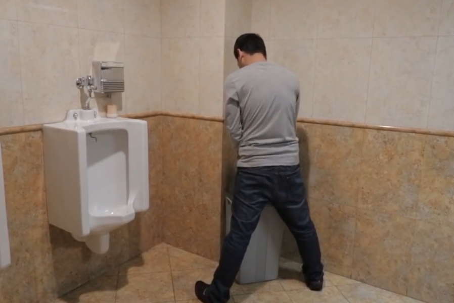 Etika Etika Memakai WC Umum