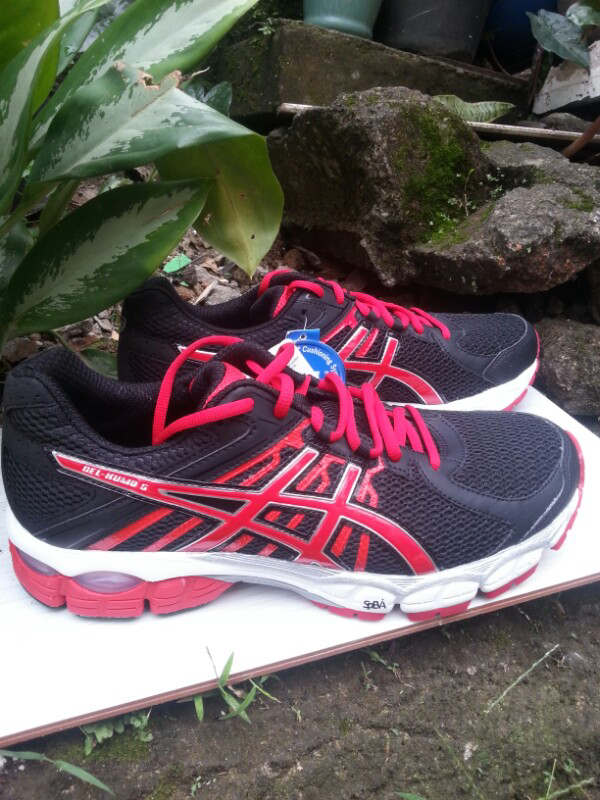 Terjual Sepatu  ASICS  COLLECTION ORI 100 Running 