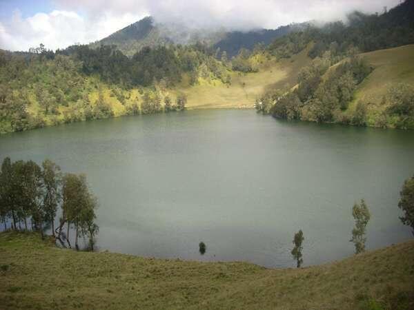 Renungan : Pilih Jadi Gelas atau Danau ???
