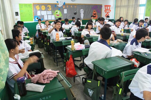 Hal-Hal yang dirasakan ketika suka sama teman sekelas