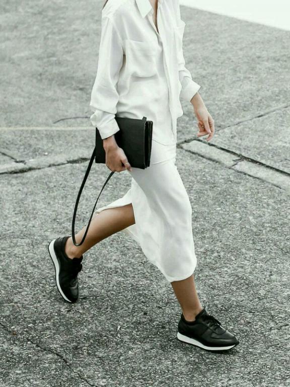 [Pecinta Fashion] Memadukan Dress Dengan Sneakers: KEREN! 
