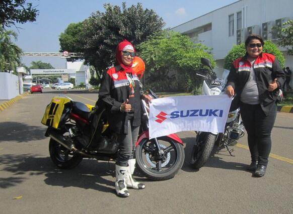 Keren nih Gan... Dua Ladies Bikers Touring Jakarta-Lombok Menunggangi Motor Gede