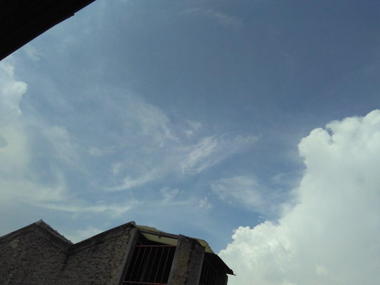 Ada Penampakan di langit Bandung (01 Mei 2015)