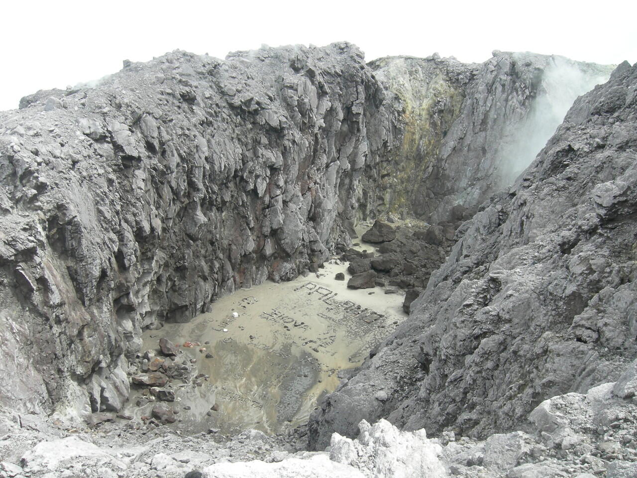 Mahasiswa Atmaja Pendaki Merapi Dilaporkan Terjatuh ke Jurang Kawah 